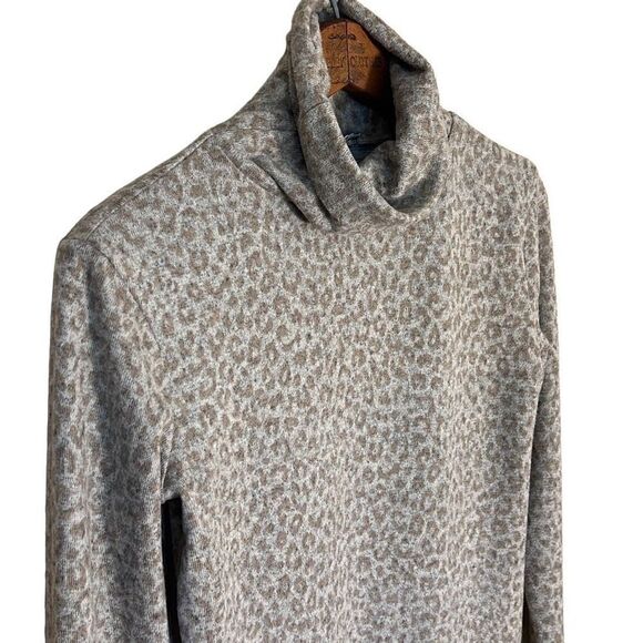 Zara Animal Print Turtleneck Shirt - Picture 3 of 8